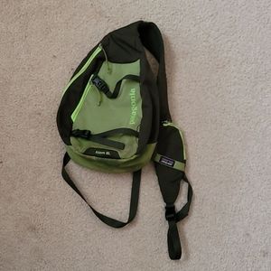 Patagonia Atom Sling Bag 8L Green